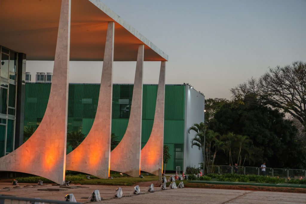 Regulação estadual ambiental, especificidades regionais e campos de altitude de SC
