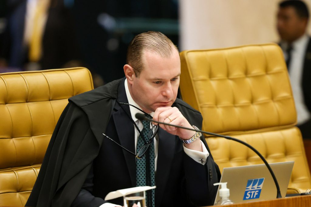 Zanin suspende liquidação de ação contra empresa que alega ter contratado autônomo