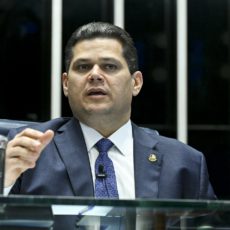 Alcolumbre pautará PEC do novo tratamento fiscal para precatórios na próxima semana