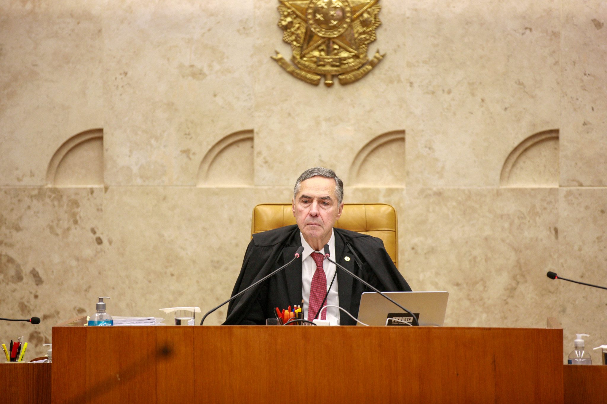Contra o Direito do Trabalho, Barroso recorre ao darwinismo social