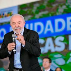 Lula chama Tarcísio para a briga e tenta forçá-lo a ‘descer do umbuzeiro’