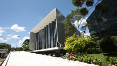 ‘Funcionário fantasma’ sem saber deve ser indenizado por ex-deputado, decide STJ