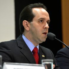 Colegiado do Carf muda entendimento e mantém multa isolada por voto de qualidade