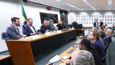 ANP sofre pressão na Câmara contra proposta de classificação de gasodutos de transporte