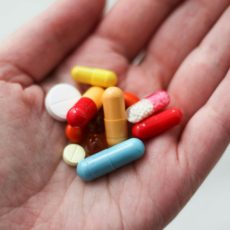 Conitec aprova incorporação de medicamento para doença de Crohn ao SUS