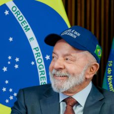 À espera de escalada da crise política com EUA, governo prepara arsenal contra tarifaço