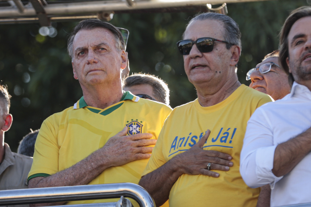 'Guru' de Bolsonaro, Malafaia reflete simbiose entre política e obscurantismo