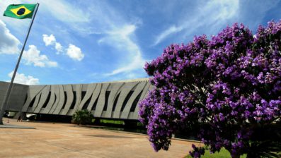 Aporte a plano de previdência não entra na base da contribuição previdenciária, diz STJ