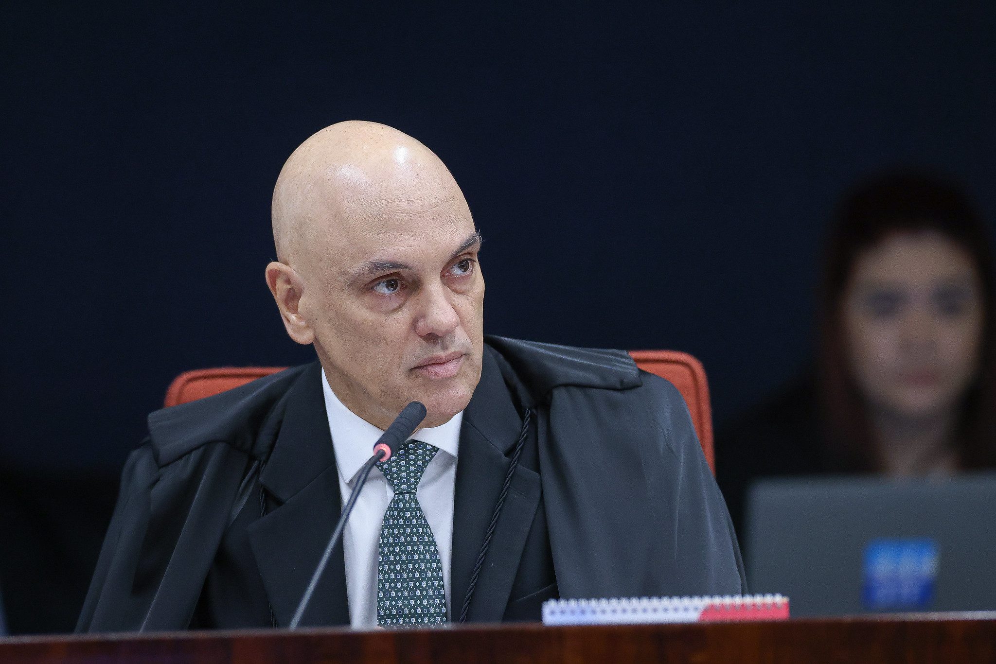 Moraes afirma que STF não se submeterá a coações no julgamento de Bolsonaro
