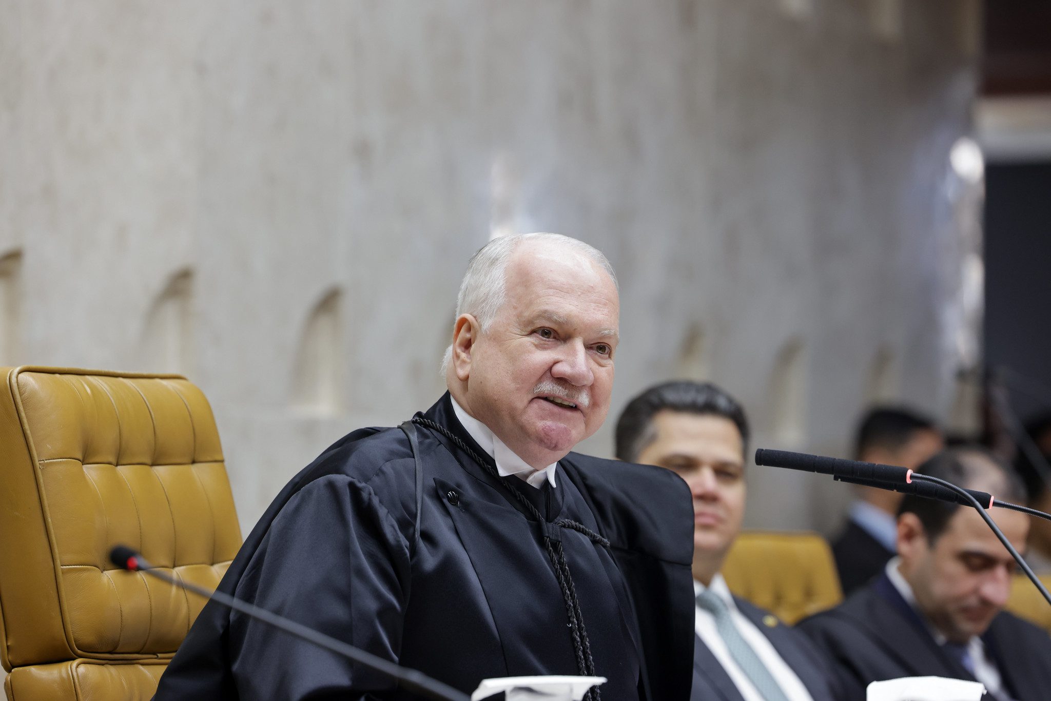 Diálogo entre Poderes, segurança jurídica, autocontenção: os recados de Fachin