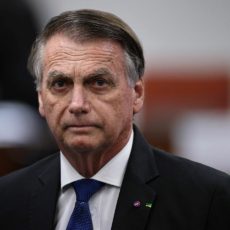 Defesa de Bolsonaro pede para STF revogar prisão domiciliar