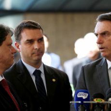 Bolsonaro sinaliza mais chance de apoiar Tarcísio, mas interlocutores negam decisão final