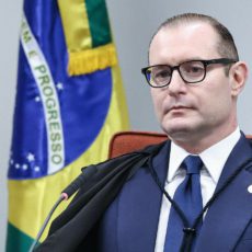 Zanin acompanha Moraes e vota para condenar Bolsonaro e outros réus pela trama golpista