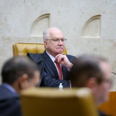 Fachin adia por 30 dias o julgamento sobre a uberização no Supremo Tribunal Federal