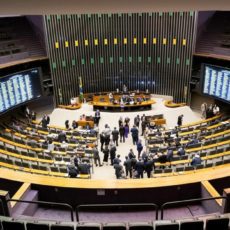 Reforma administrativa enfrenta obstáculos na Câmara e falta de consenso no governo