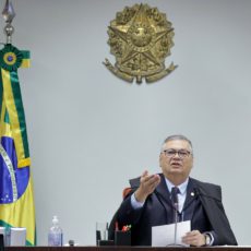 Dino cobra respeito de advogados e ‘lealdade à tribuna’ em julgamento de golpe