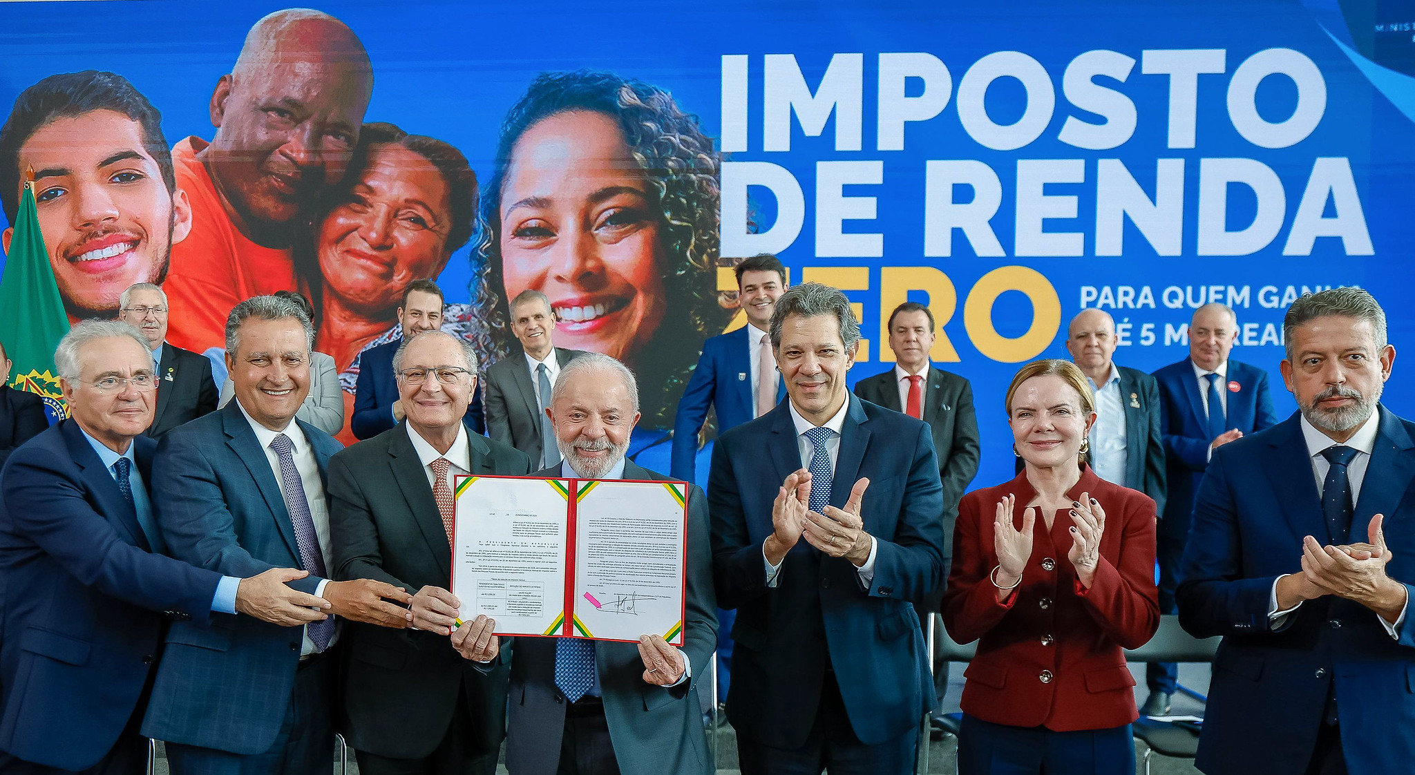 Presidente sanciona lei que amplia isenção do Imposto de Renda para quem ganha até R$ 5 mil