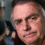Bolsonaro diz que arma apreendida é legal e que seguranças a deixaram inoperante