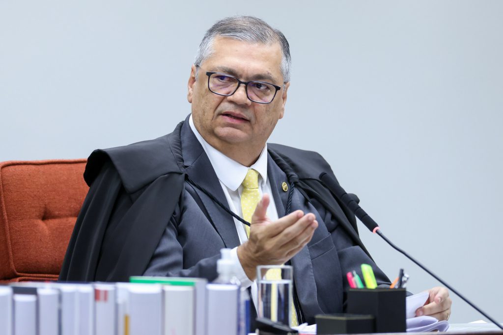 Dino diz que emendas são ‘monstros’ e fala sobre apropriação bilionária de recursos - QTU Questões do Universo