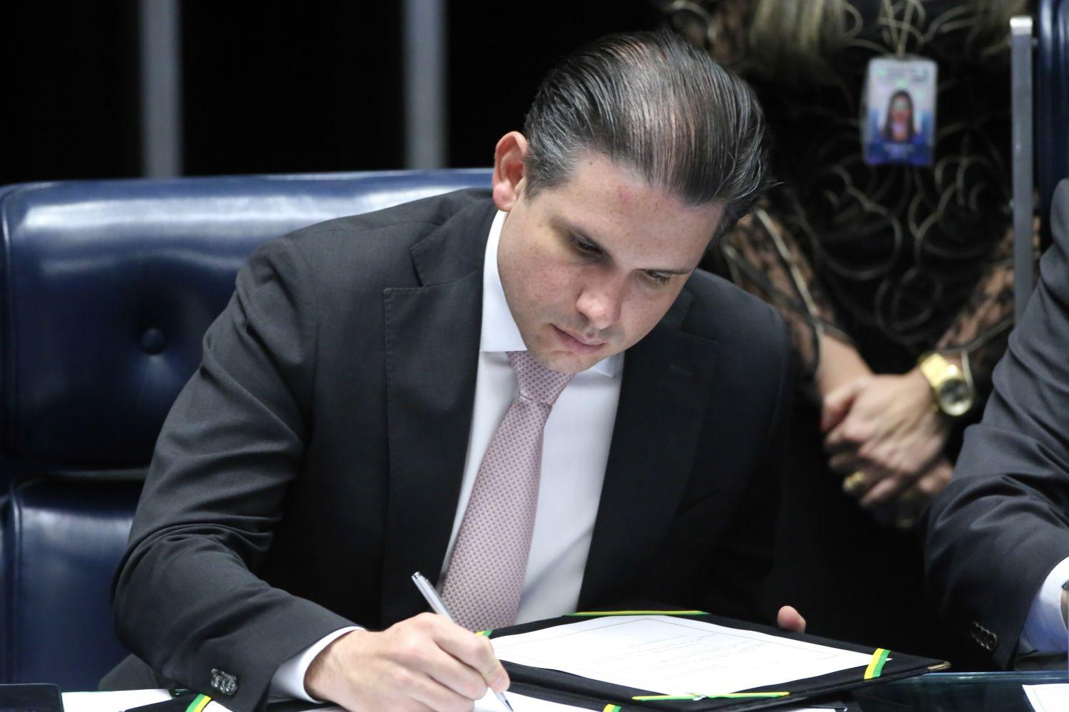 Motta adia votação do reajuste do Simples Nacional para depois das eleições