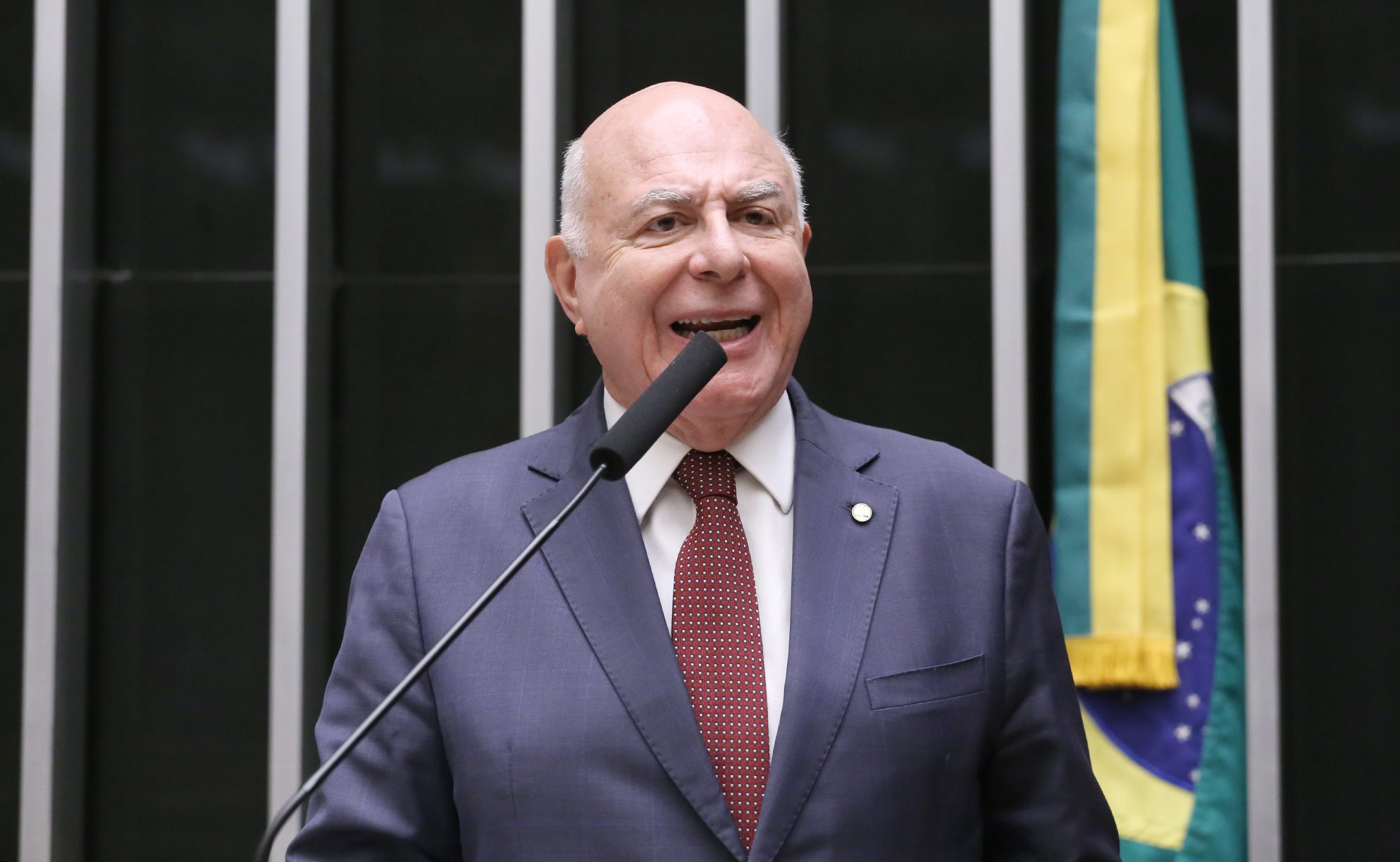 ‘Pauta-bomba’, PEC que eleva FPM passa em comissão e vai ao Plenário da Câmara