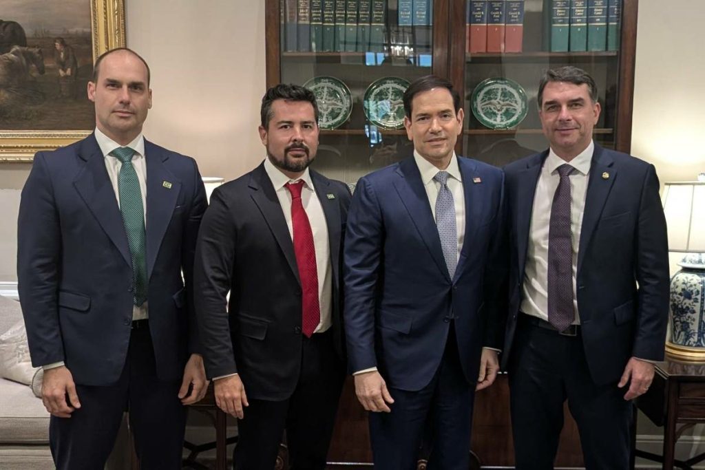 Marco Rubio usa candidatura de Flávio Bolsonaro para se tornar vice-rei do Brasil