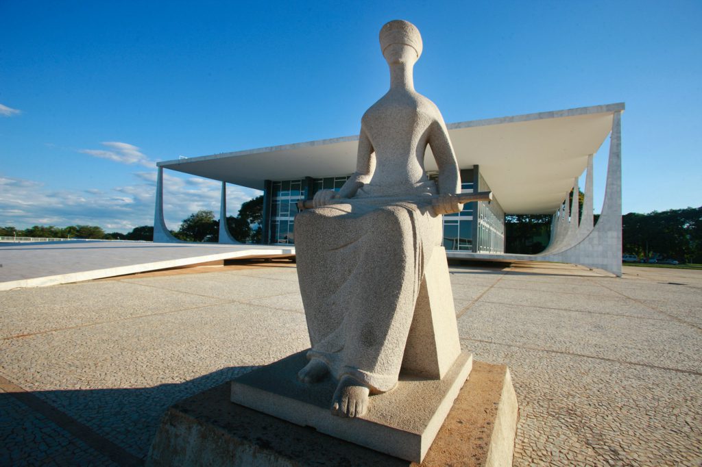 Sindmagis pede a Lula que vaga de Barroso no STF seja ocupada por magistrado de carreira