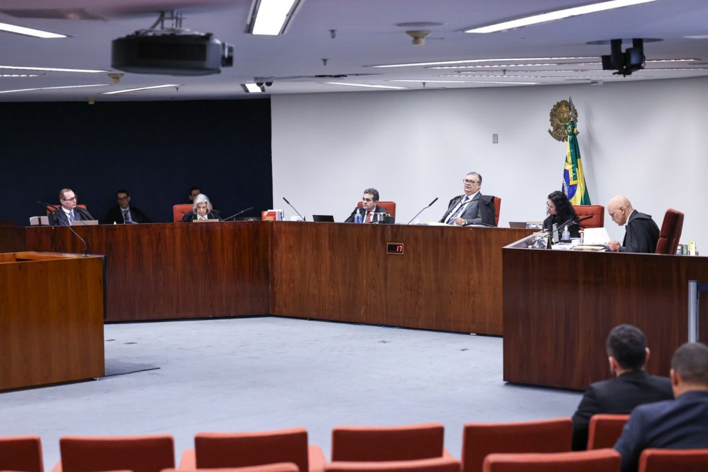 Ao afastar aposentadoria compulsória, 1ª Turma do STF gera ‘efeito para todos’ incomum
