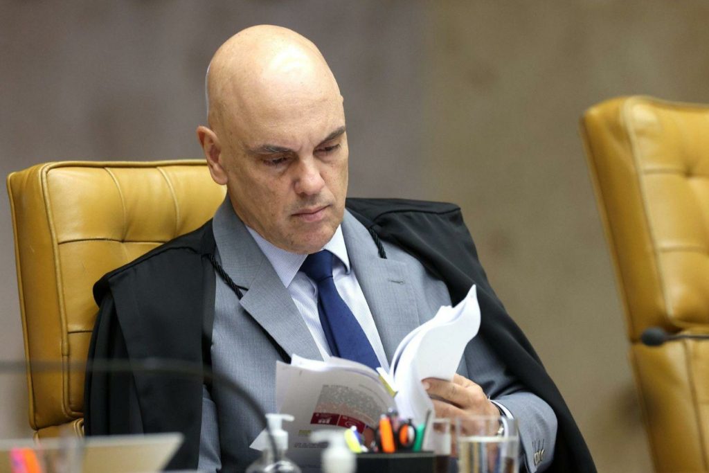 JOTA Principal: Flávio Bolsonaro tenta se explicar de novo e reitera que dinheiro de Vorcaro ia só para filme 7