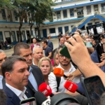 Flávio Bolsonaro critica ADPF que gerou operação contra Castro, mas evita falar do aliado