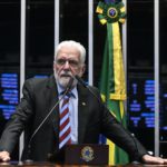 JOTA Principal: Insistência de Jaques Wagner de se manter na liderança do governo cria racha no PT