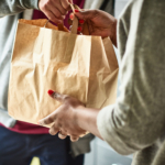 Cláusulas de exclusividade direcionadas permitem banimento no mercado de delivery por app