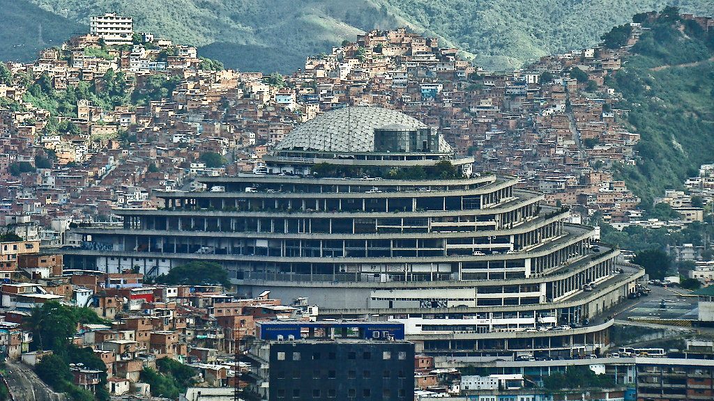 Símbolo da repressão venezuelana, prisão Helicoide tem 18 meses para ser fechada