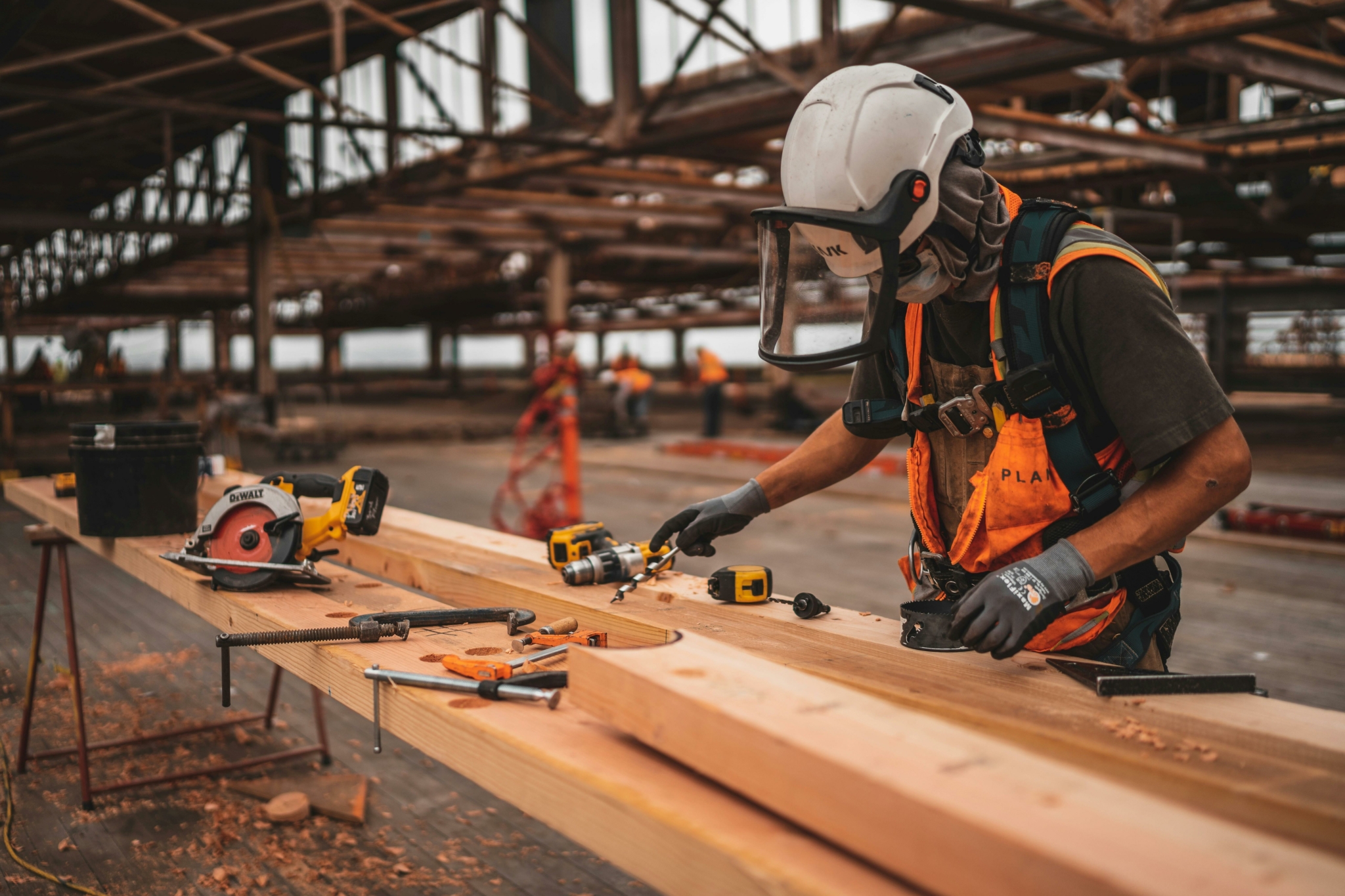 Escala 6×1 e a economia do trabalho quase-fixo
