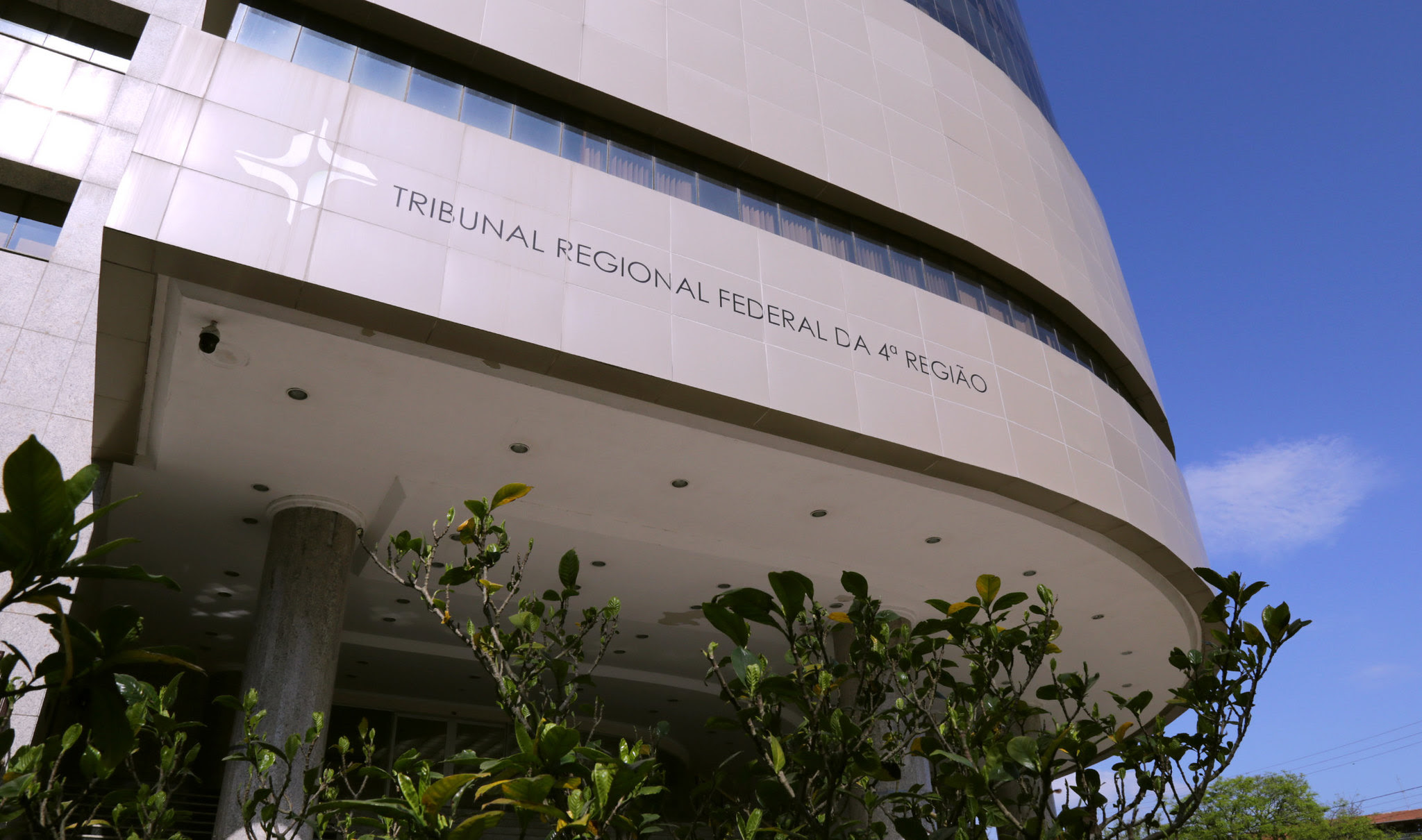 TRF4 anula autuação sobre amortização de ágio em investimento de subsidiária