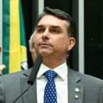 Indefinição no Rio prejudica Flávio Bolsonaro em seu berço eleitoral