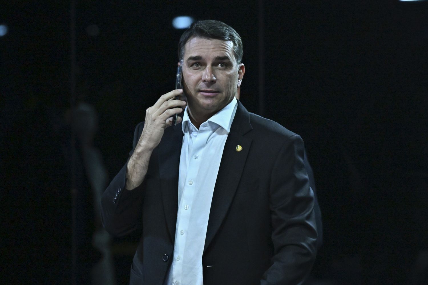 Em manifestação enviada à PF, defesa de Flávio Bolsonaro nega calúnia contra Lula