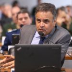Aécio Neves diz que não disputará presidência e descarta nome do PSDB para o pleito