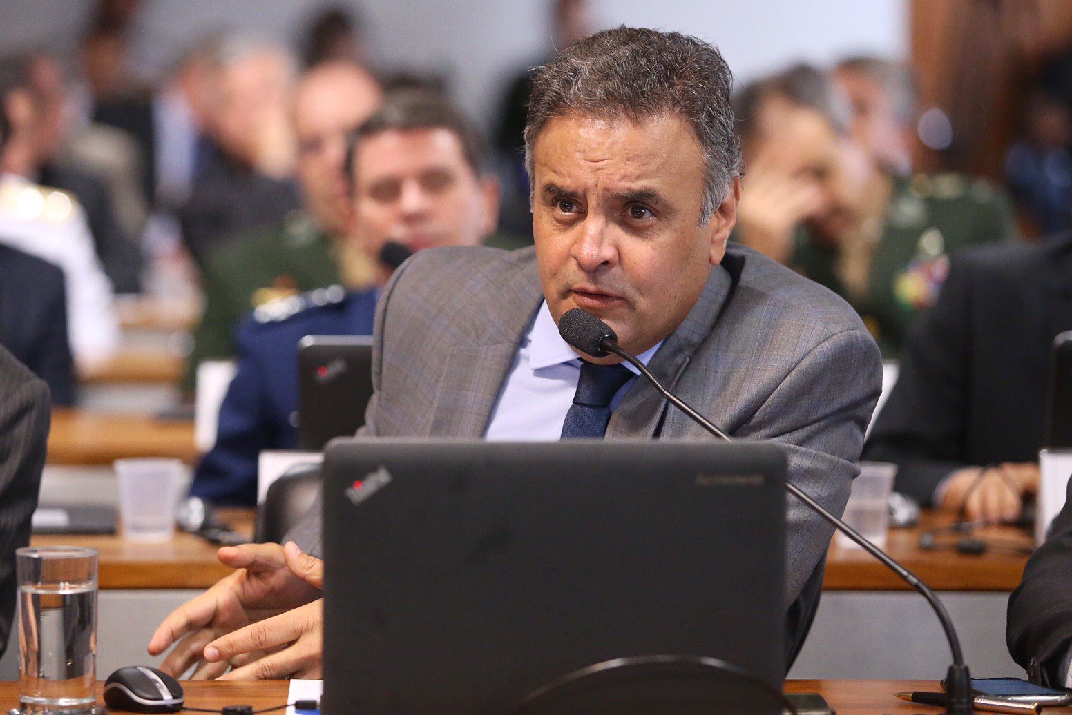 Aécio Neves diz que não disputará presidência e descarta nome do PSDB para o pleito