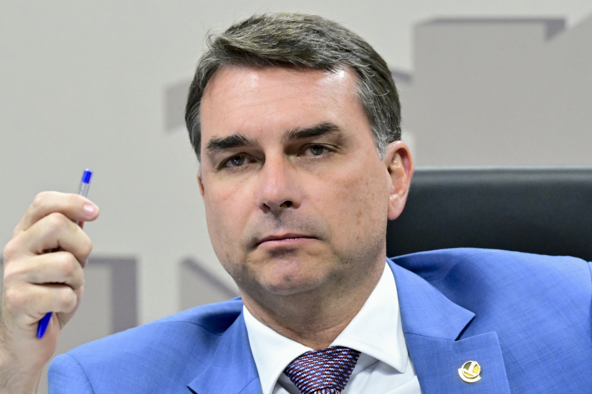 Podemos opta pela neutralidade e Renata Abreu não será vice de Flávio Bolsonaro