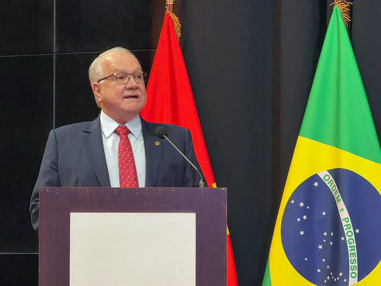 Em Angola, Fachin diz que Judiciário não substitui política e que juízes não podem ser intimidados