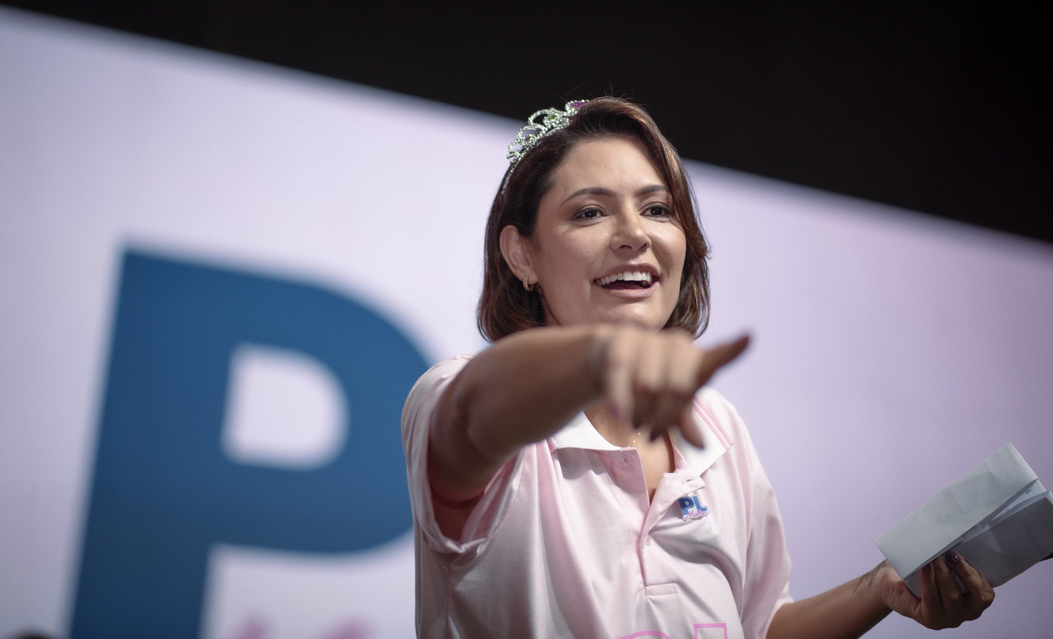 Vídeo de Michelle Bolsonaro divide direita, mas Flávio segue como sucessor favorito