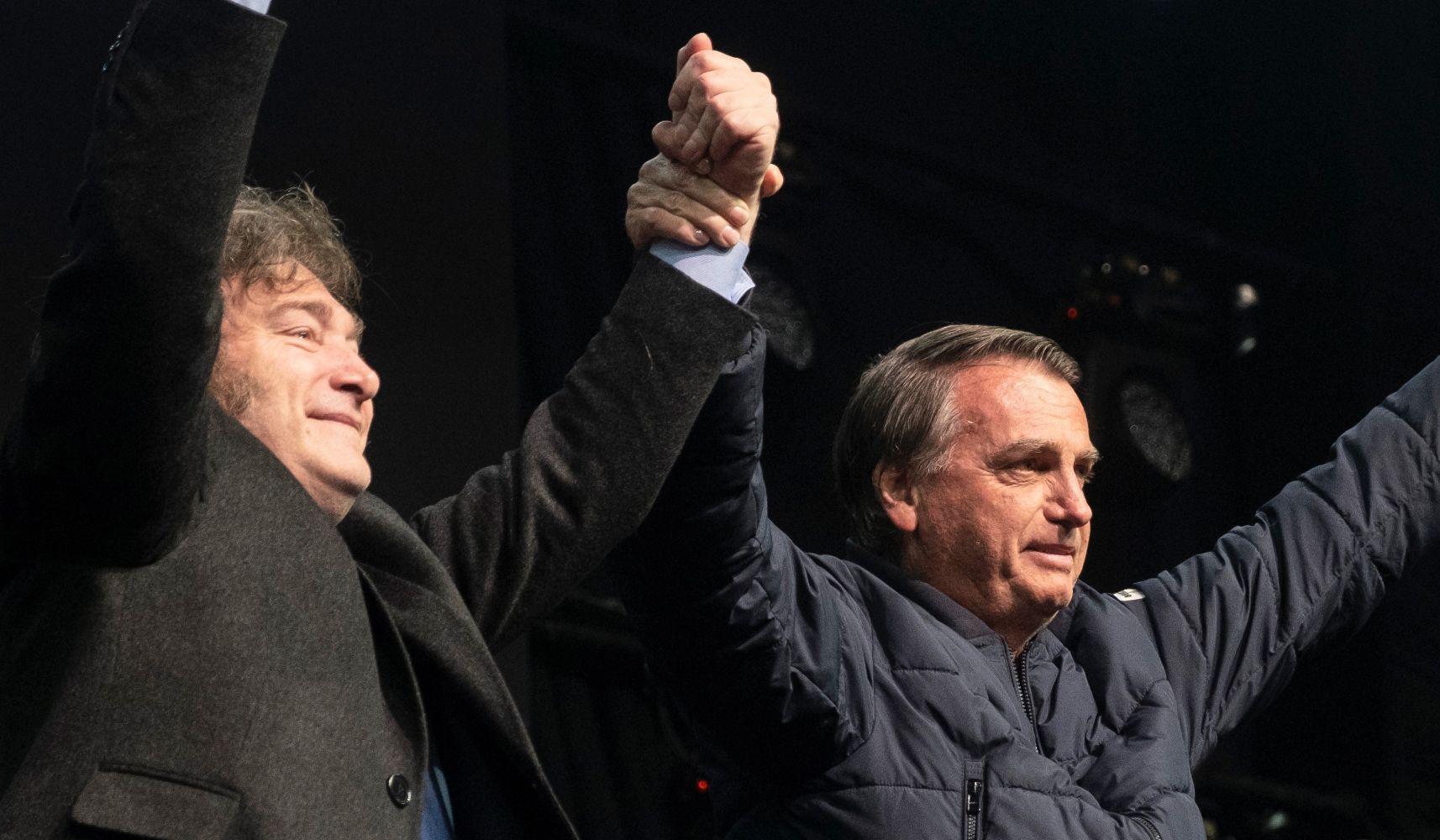Moraes proíbe visitas a Bolsonaro por 30 dias, incluindo a do presidente argentino Javier Milei
