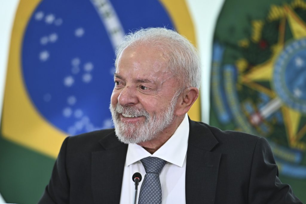 Lula fecha palanques em 25 estados e no DF com ‘sacrifícios’; Flávio Bolsonaro enfrenta re
