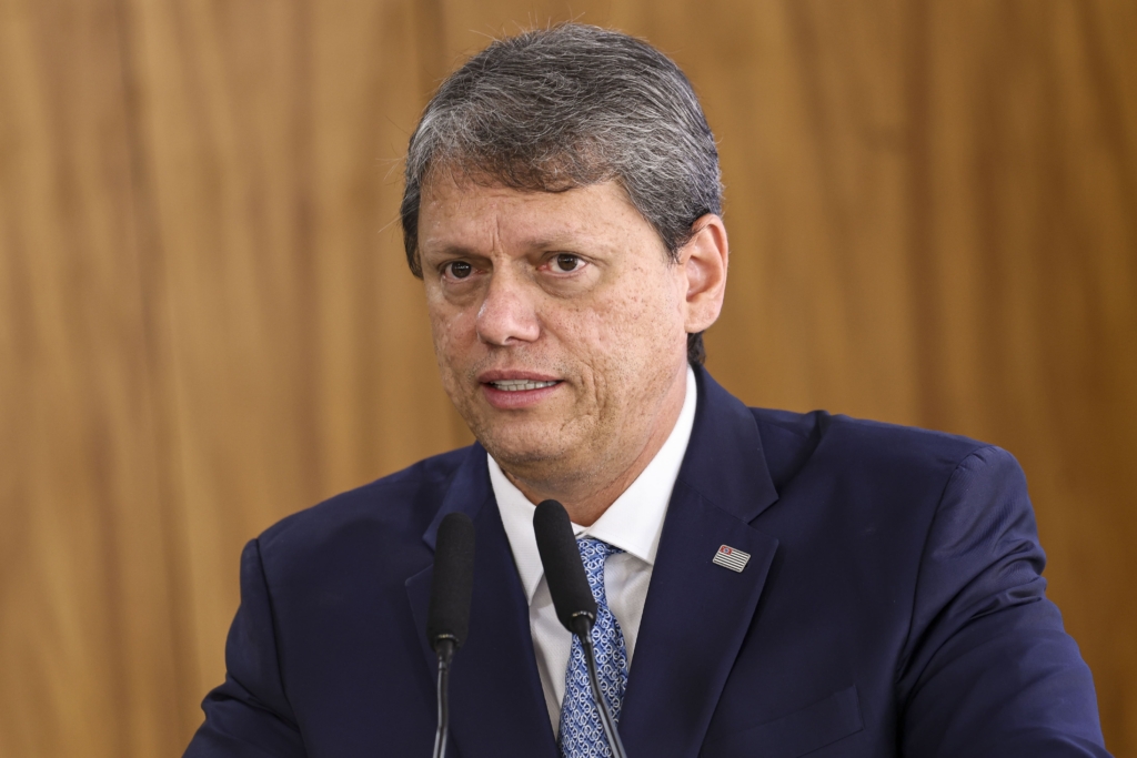 Genial/Quaest: Tarcísio abre 15 pontos sobre Haddad e venceria no primeiro turno