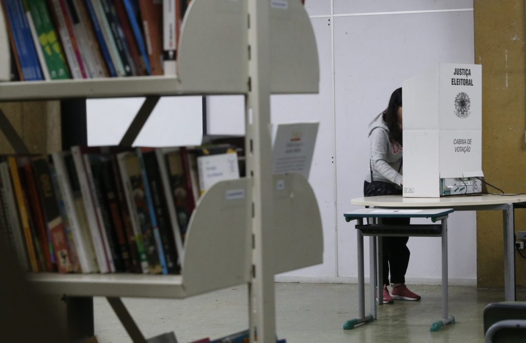 Quais são as ‘palavras mágicas’ que indicam campanha eleitoral antecipada? - QTU Questões do Universo