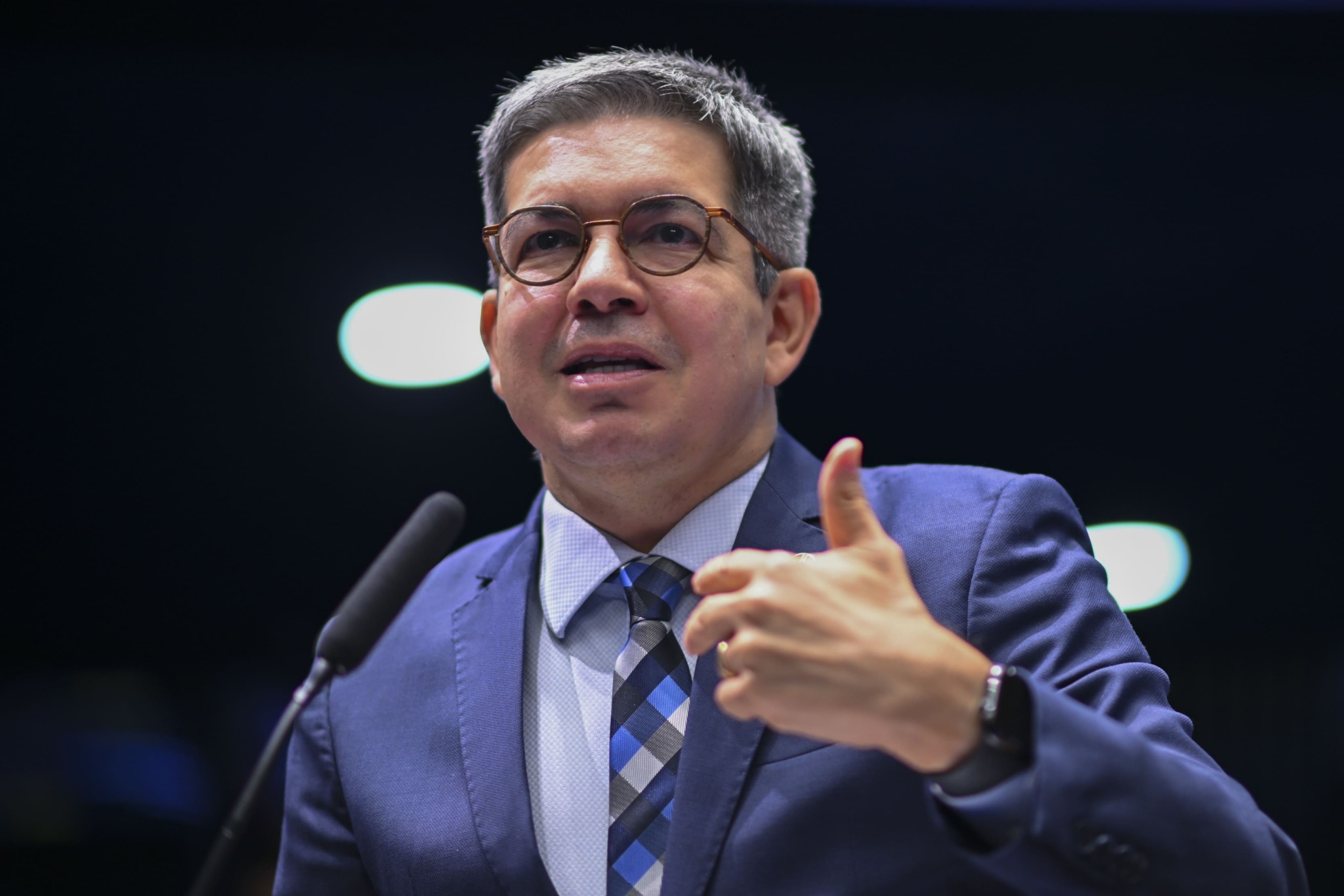 Após ameaça de greve, governo e oposição encaminham acordo sobre MP do Frete