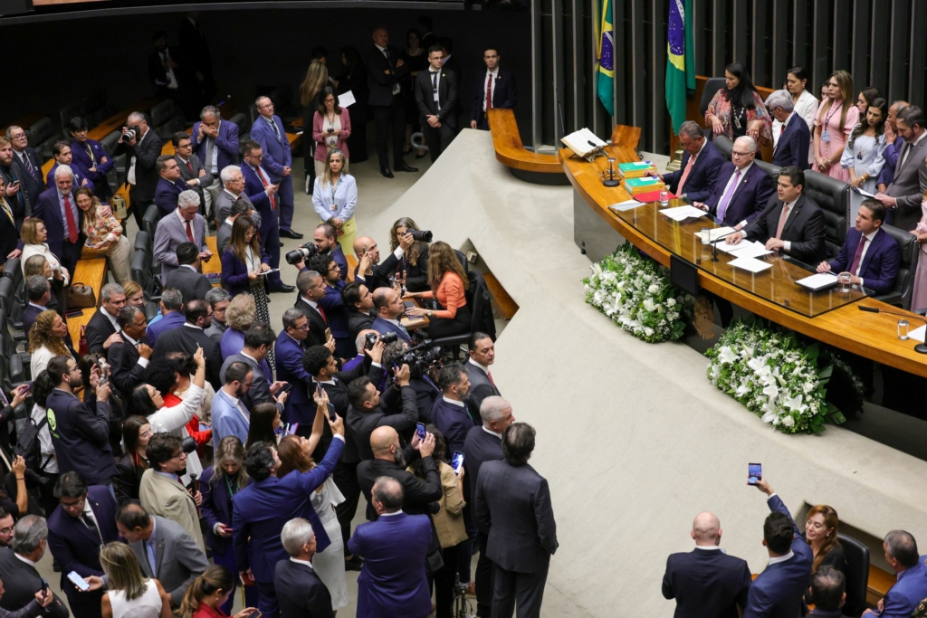 Poder demais com presidentes do Legislativo gera instabilidade para o país, diz Instituto FHC - QTU Questões do Universo