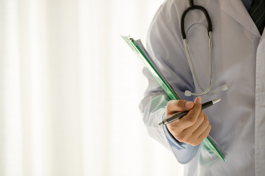 Avaliar a formação médica é prerrogativa do MEC - QTU Questões do Universo