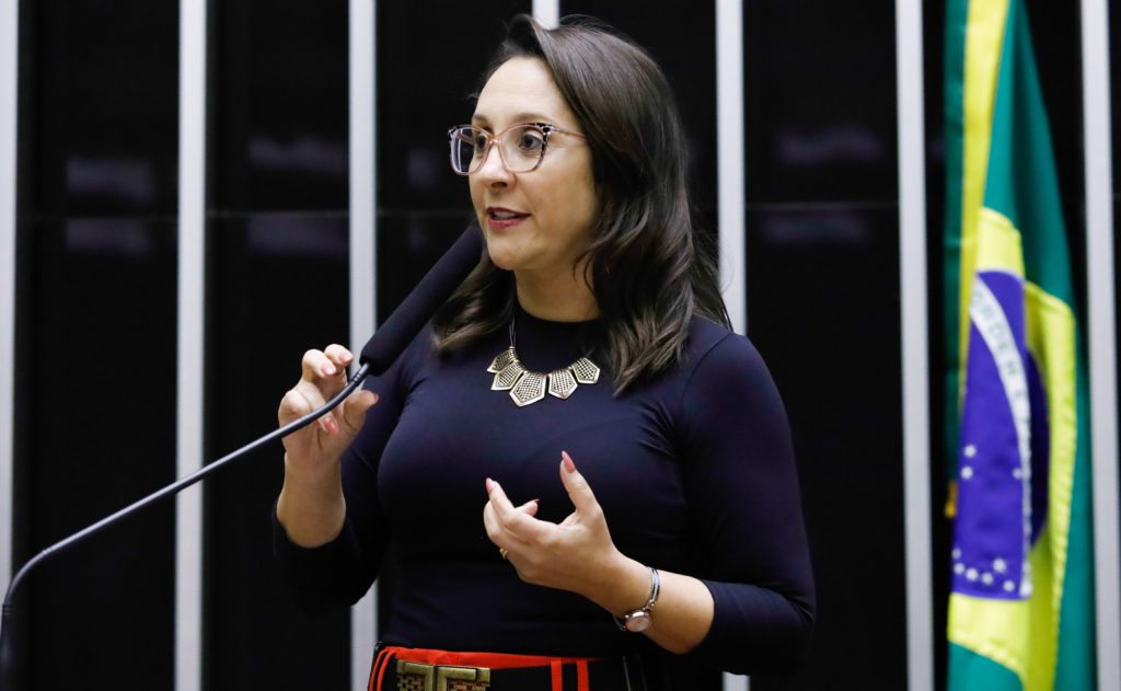 Podemos neutralidade Renata Abreu